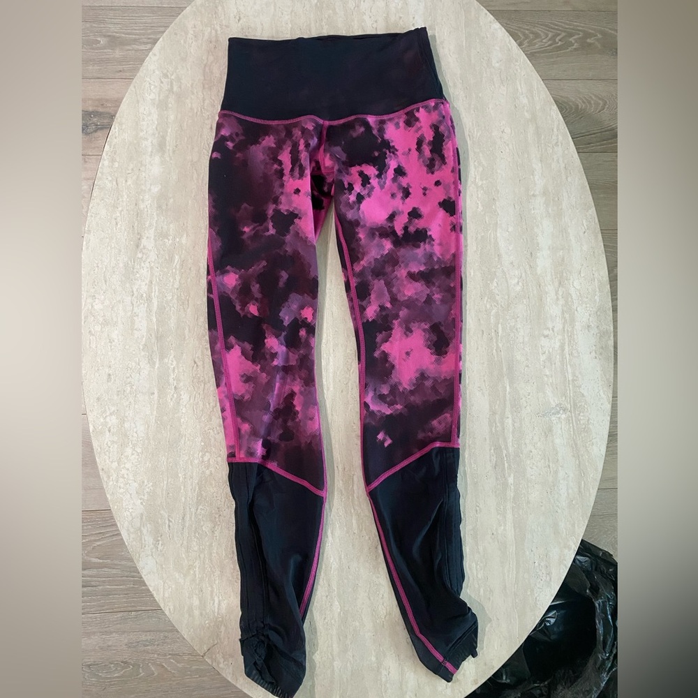 Lululemon Blooming Pixie Raspberry Black Sweaty E… - image 2